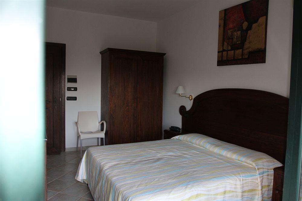 Hotel Mediterraneo Santa Maria Navarrese Exterior foto